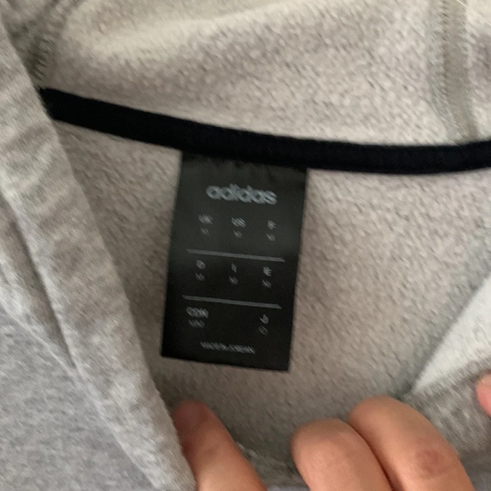 Adidas Basic Pullover Hoodie. Medium - Picture 9 of 11